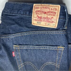 Levi's 505 Jeans 36x32 Regular Men's  Dark Wash Straight Leg 100% Cotton. 024
